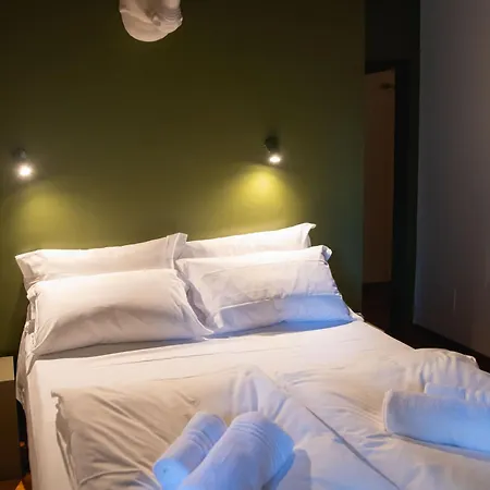 Hemingway Guest house 3*